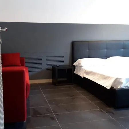 Lägenhet Savoia Rooms *